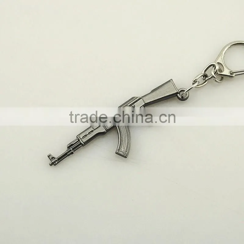 Small gift silver plated metal gun design stainless steel keychain for men