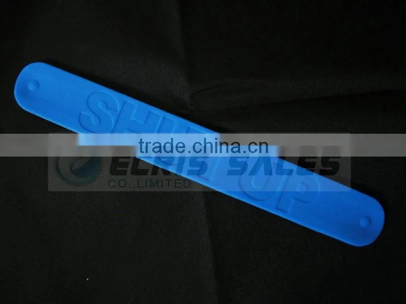 debossed silicone bracelet with metal