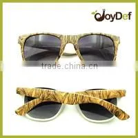 Cool retro black frame Unisex mirrored sunglasses for man and woman custom printed Logo