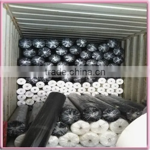 Non-woven polyester mat