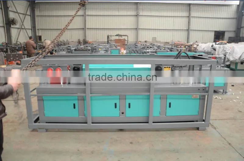 Automatic reforcing steel bar straightening and cutting machine
