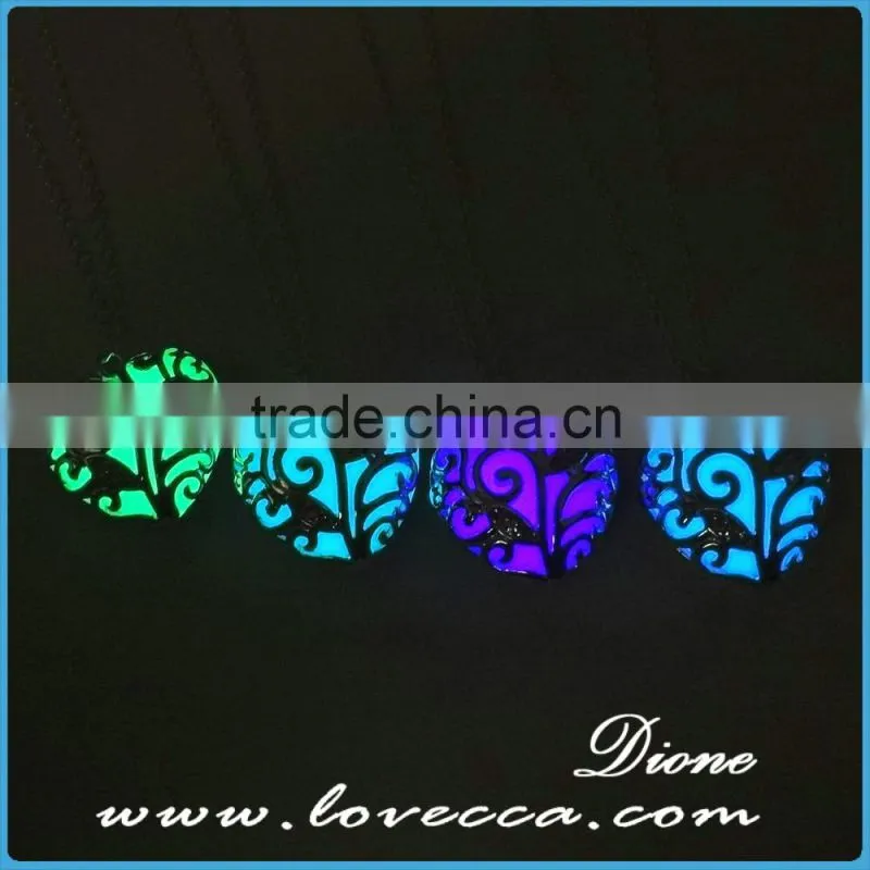 Silver glowing necklace Hollow glow in the dark heart pendant luminous necklace