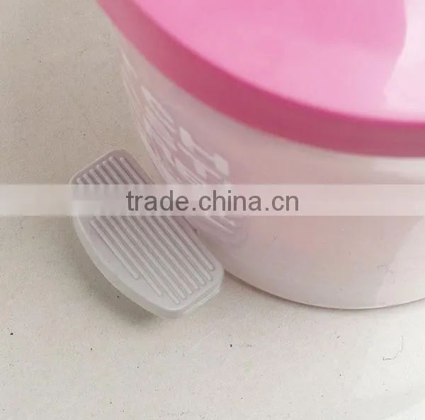 0268 Plastic Foot-trash bins with lid