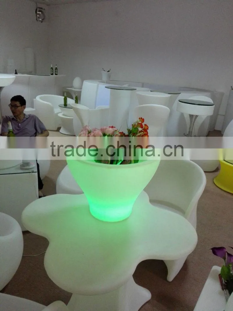 Factory directly selling Rechargeable or not optional Plastic Led Flower Pot