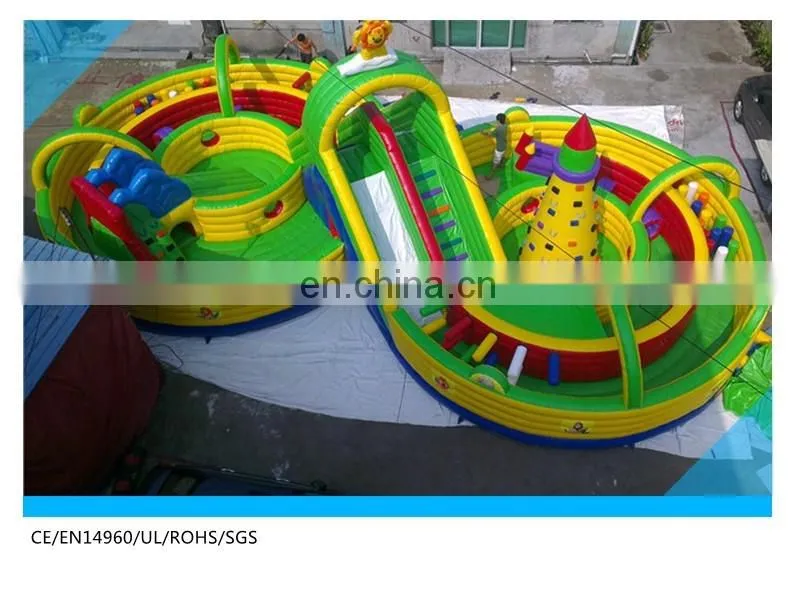 Outdoor giant inflatable obstacle course. 8 shape inflatable obstacle course equipment