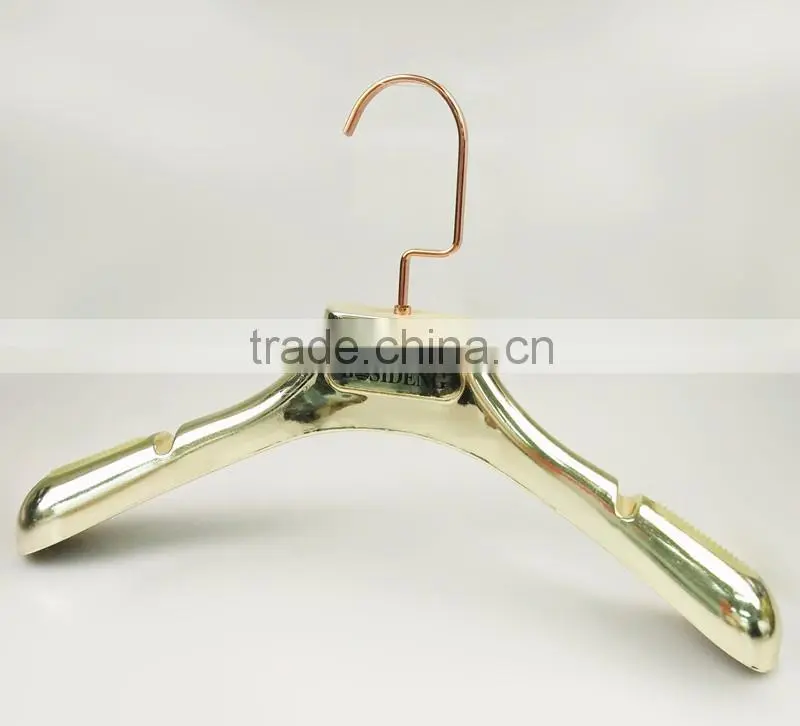 new premium gold color dress plastic hanger suit plastic hanger with gold hook