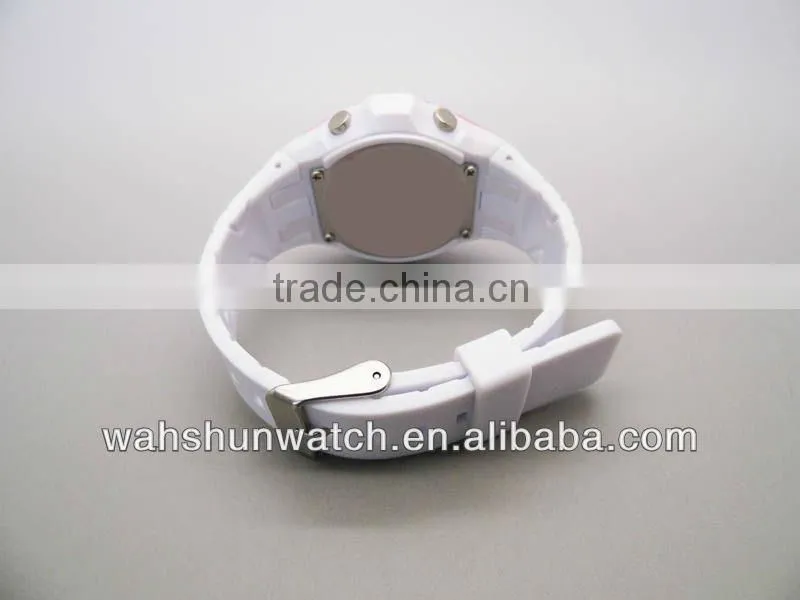 latest trend design cheap lcd electronic sports fashion smart watch 2013