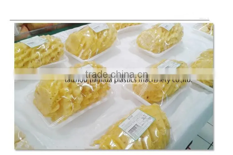 White rectangle disposable plastic food/fruit frozen packing tray
