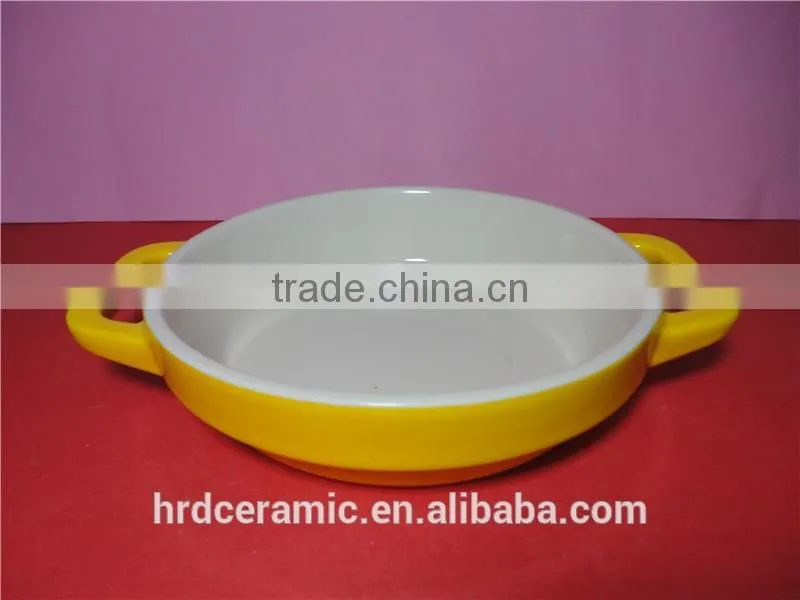 Microwave safe yellow porcelain rplain bakeware with handle