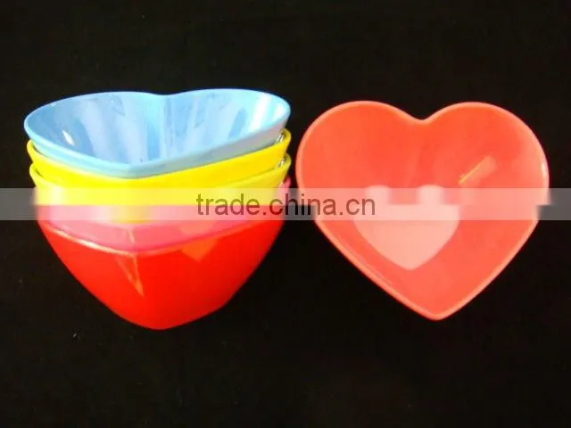 Plastic heart shaped bowl in soild color