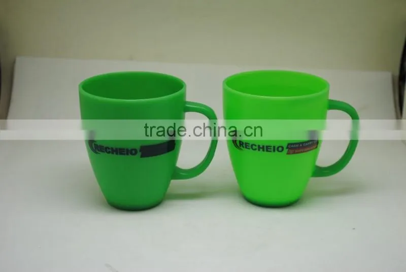 kids use food grade plastic mugs with handles for promotional