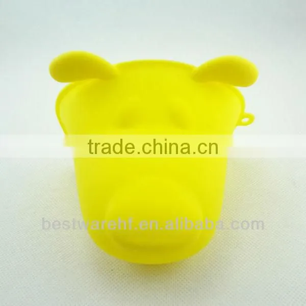 Pretty heat resistant horse shape protective silicone oven mitts
