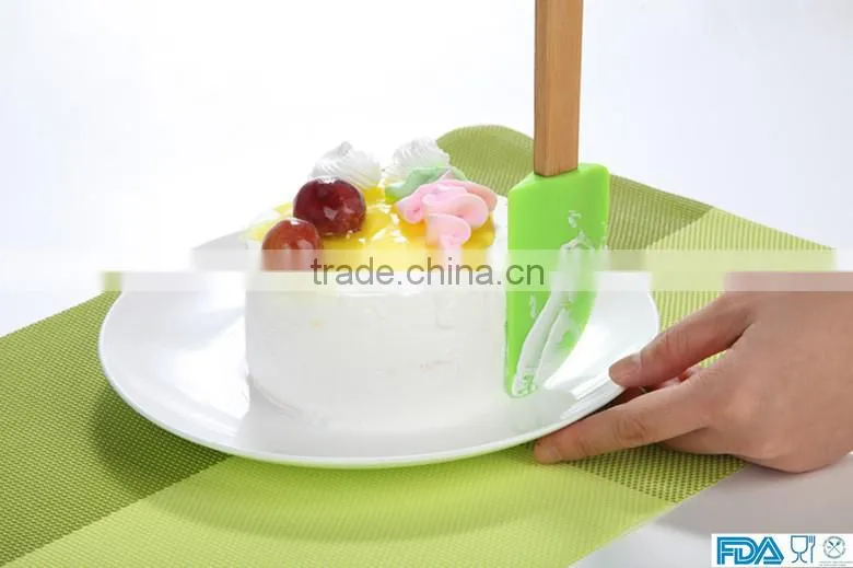 2015 neweast silicone spatula silicone cake & butter knife with wooden handle