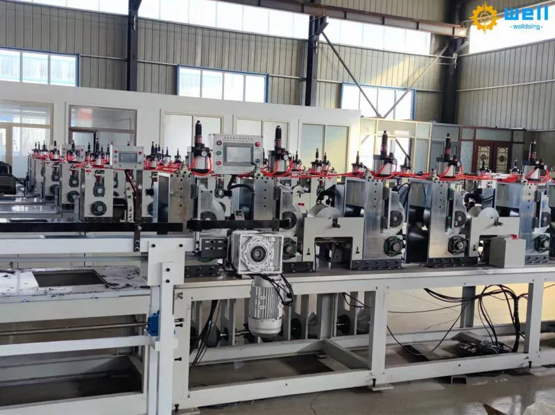 paper-angle-board-protector-machine-8.jpg