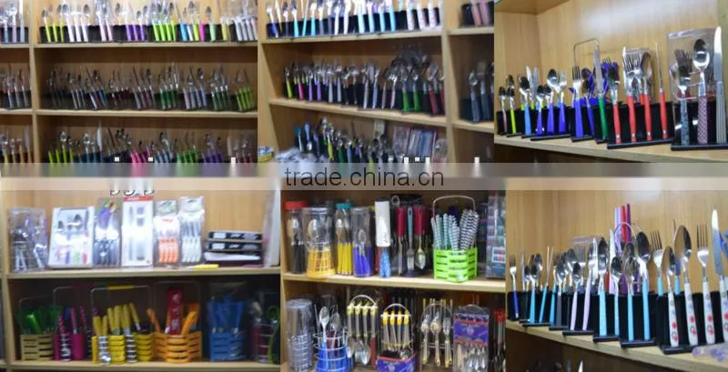 Promotion cutlery in plastic basket packing with plastic handle of nice design and OEM quality