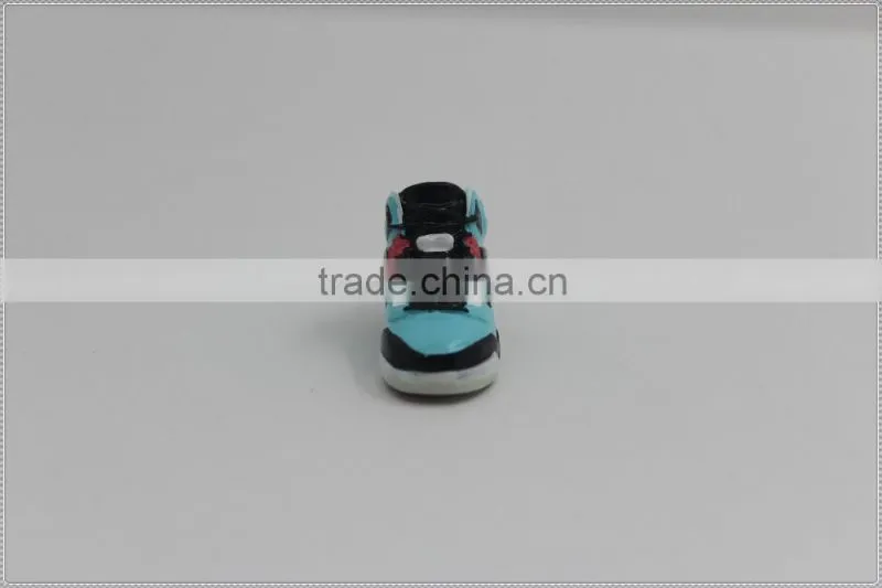Wholesale price fast delivery christmas promotion item keychain/3d mini kobe shoe keychain