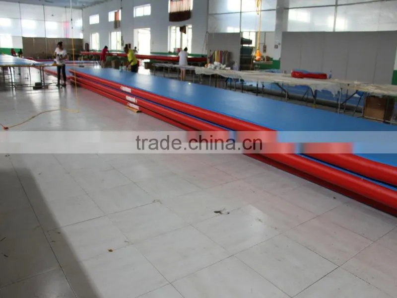 Inflatable yacht floating air dock, yacht air track