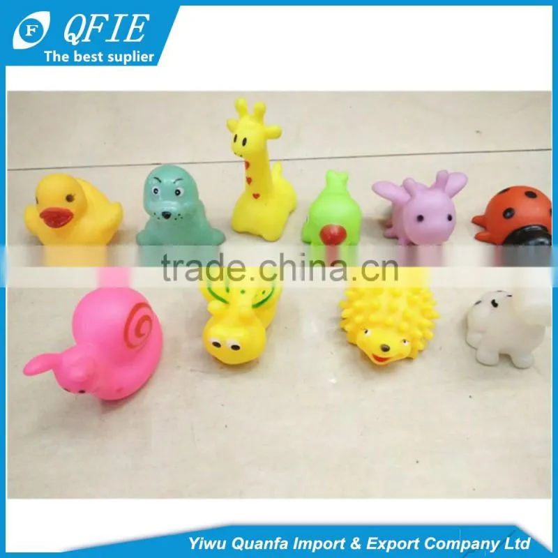 Wholesale cute cheap resin moving head dog toy for car decoration