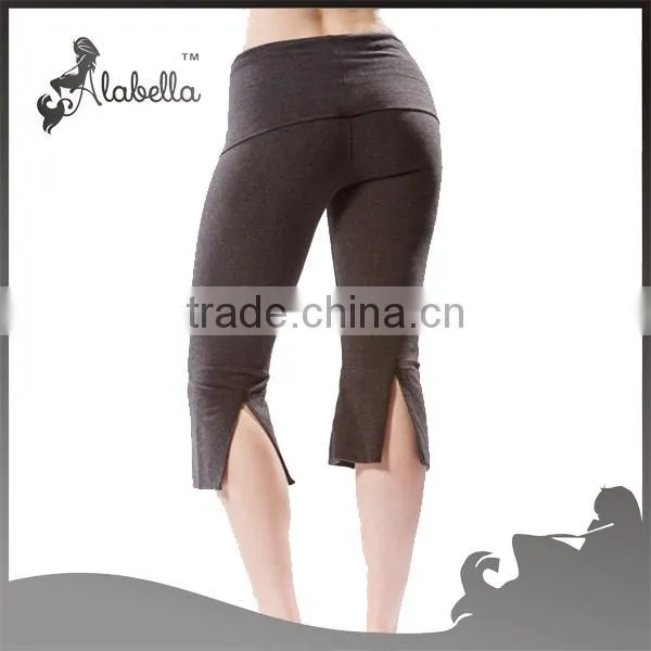 Contour rolldown V slit capri small flare at lower calf