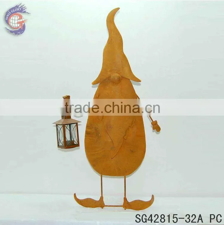 rust metal garden gnomes for decor