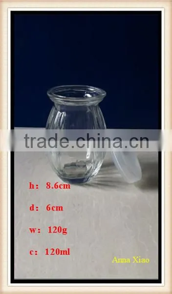 4ounce glass pepper sauce with plastic caps