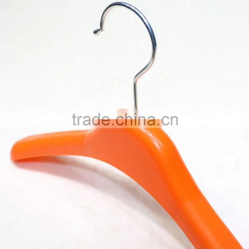 Fashion style orange plastic clothes hanger wholesale