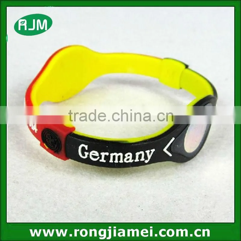 2014 silicone world cup wristband with hologram