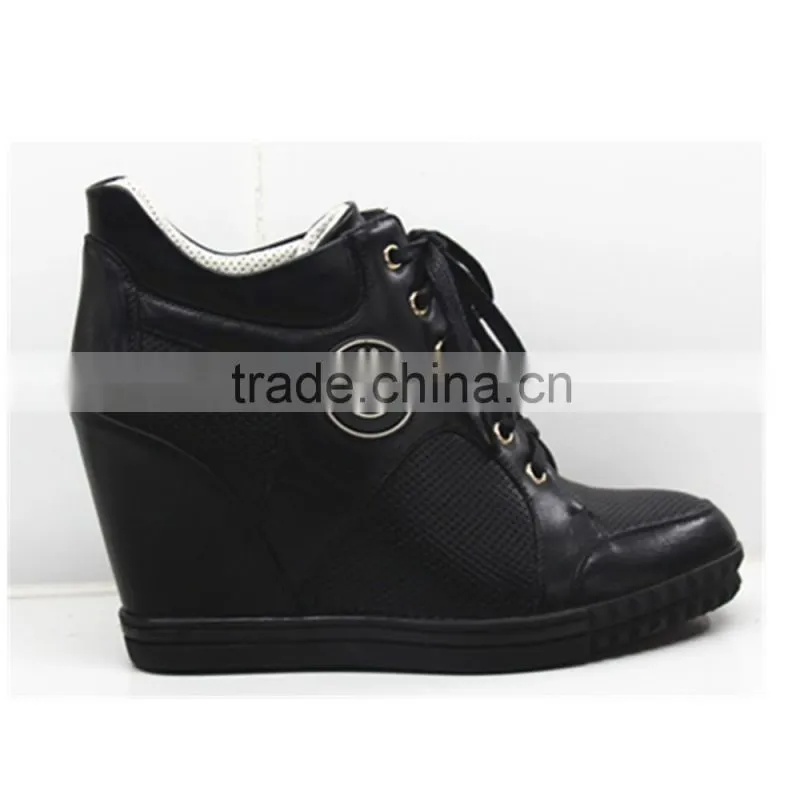 elegant pure black gusset boot