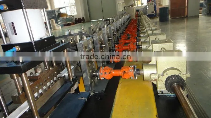 Roller shutter slats roll forming machine