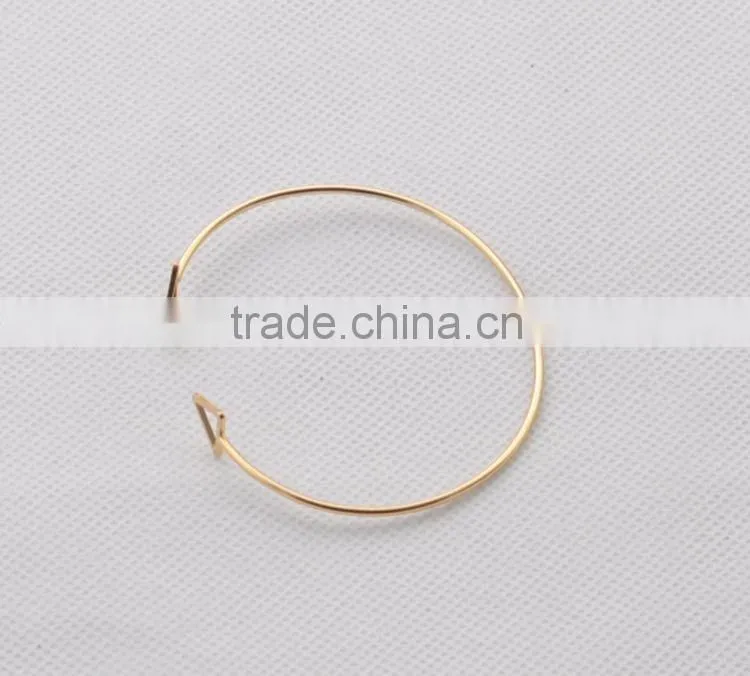 s>>>>Trendy Geometric Double Triangle Bangle Alloy Plated Gold Silver Design Opening Classic Bangles/