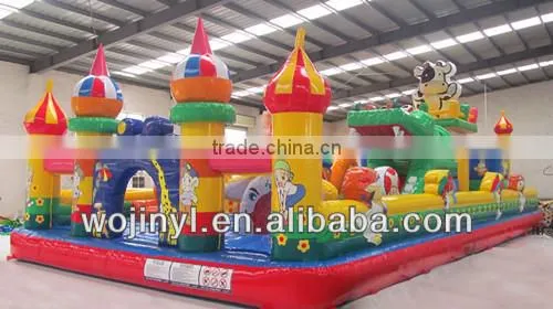 Attractive Inflatable jumping castle with slide