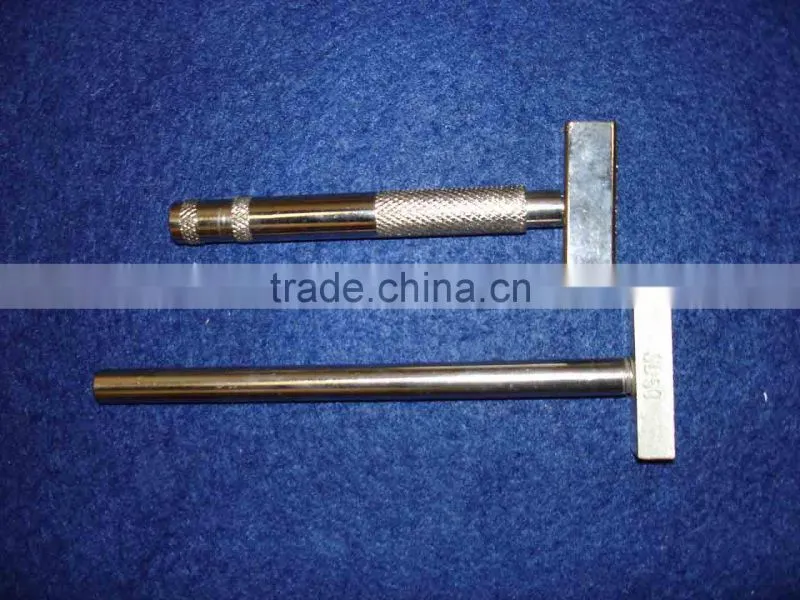 Vacuum brazed T-bar diamond dresser for grinding wheel