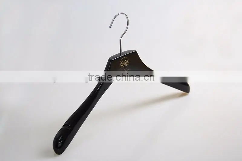 Top quality custom black wooden clothes hanger with trouser hanger for men suit