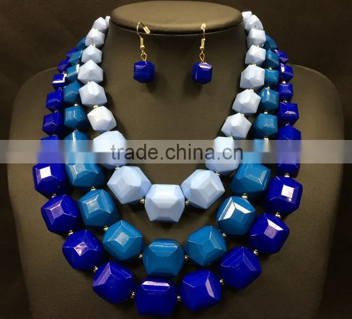 2016 latest design heavy acrylic necklace set multilayer bulk necklace set