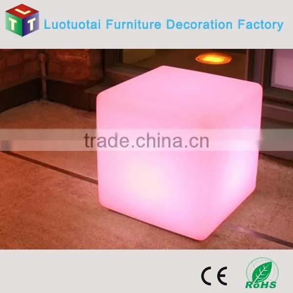 Manufacturer 20-80CM cube PE plastic chair with remote control 16 mix changeable colors