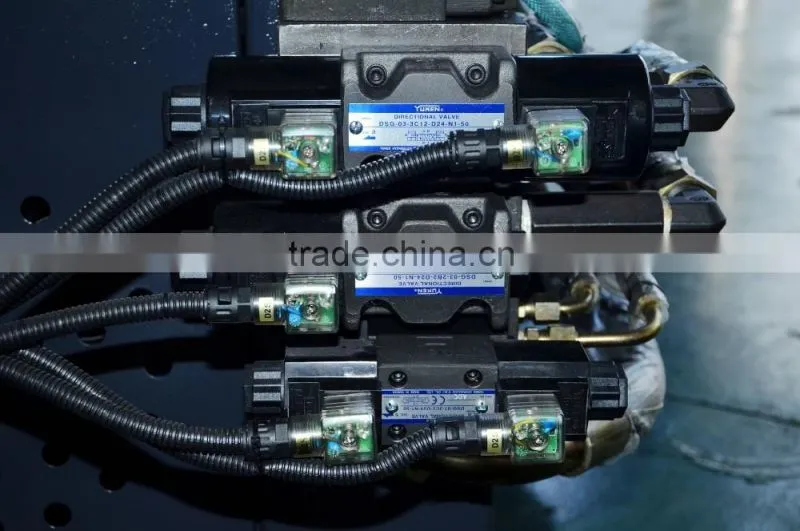 Kinch 160 Ton Servo Motor Cream Bottle Plastic Injection Molding Machine