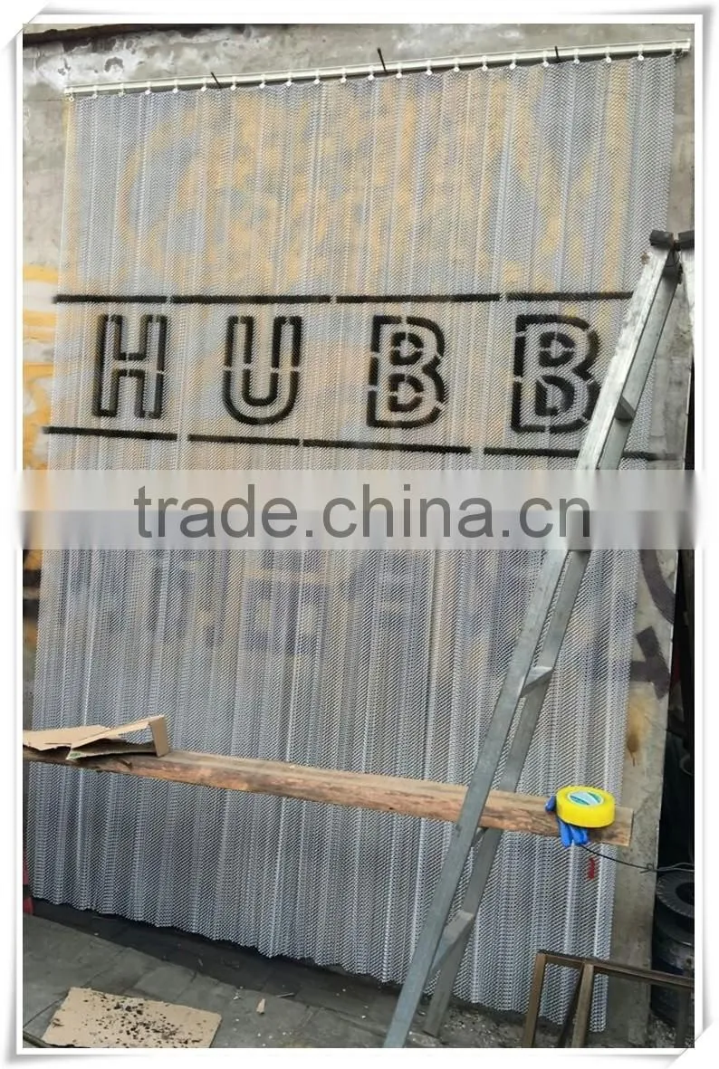 Metal mesh drapery for partition