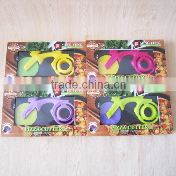 2014 hot sale & hot sale promotinal pizza cutter with color box