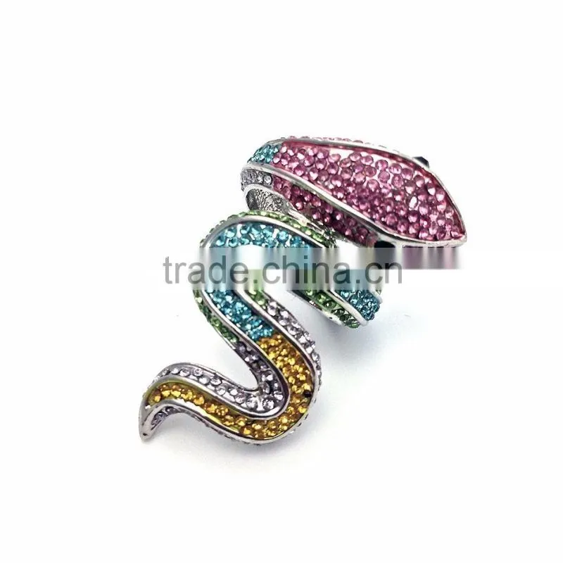 beautiful impressive ring with brightly coloured fashion coloured stones ring