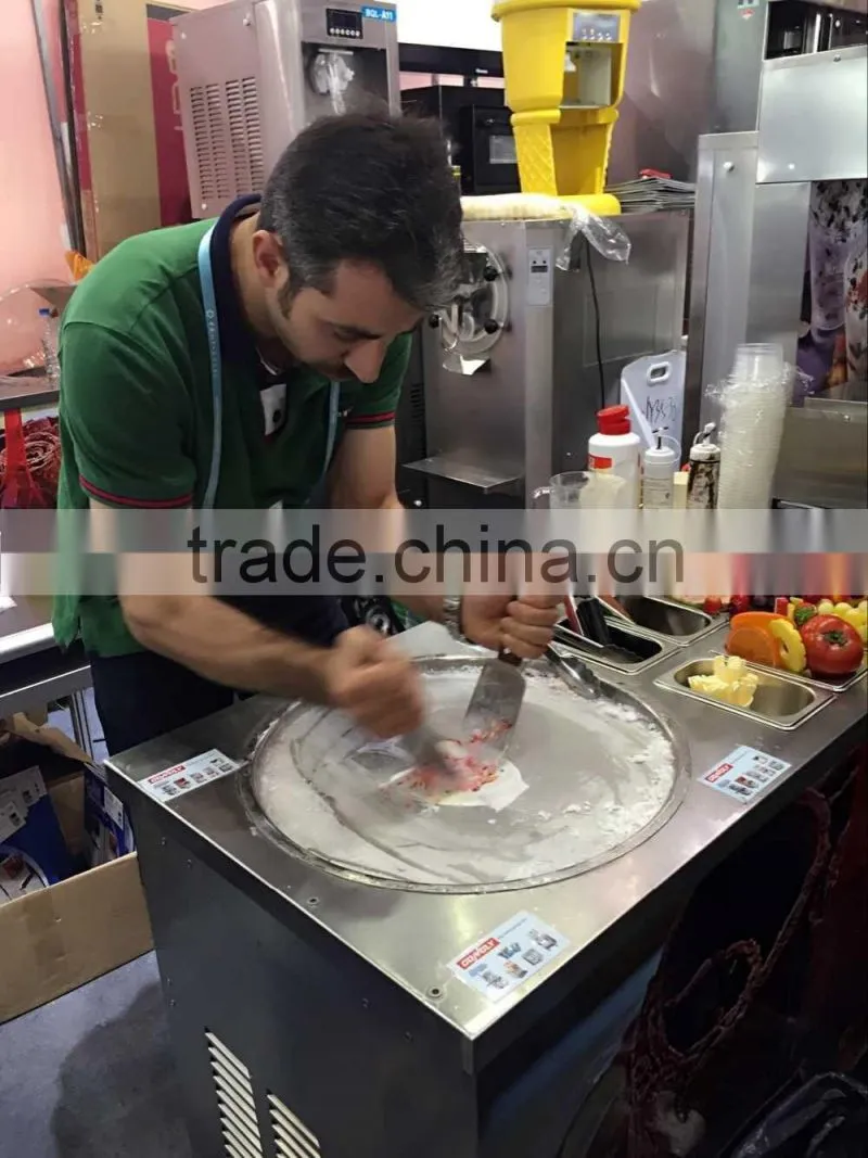 Round pan fried ice cream making machine with 6 pre-cooling topping tanks