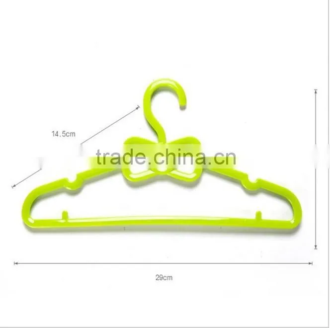 high quality custom creative plastic drying clothes hanger