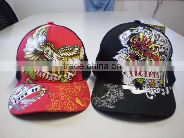 Children lovely cap with heart logo