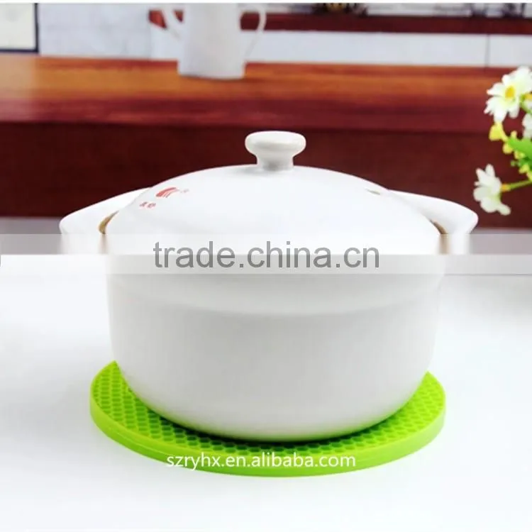 Hot sale FDA and LFGB food grade colorful square shape silicone table mat & silicone placemat