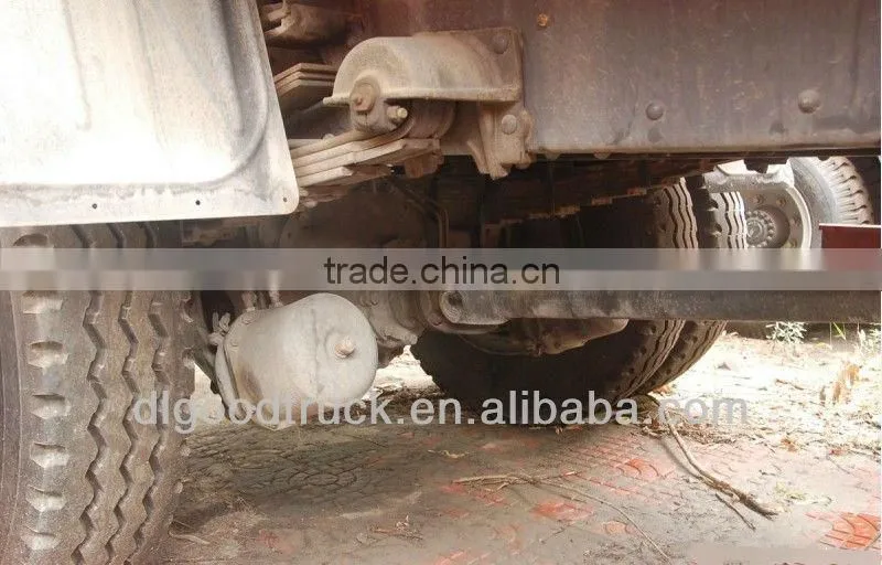 Dongfeng 4x2 flat bed wrecker with crane XCMG