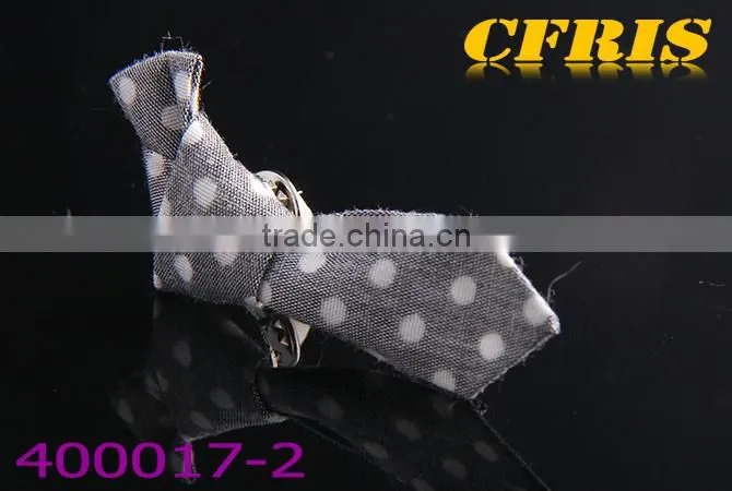 2016 New arriving neck tie shape and short needle lapel pins