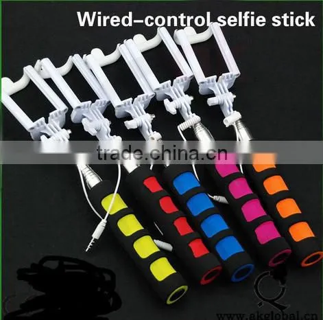 New products!!! hot fashion Selfie Stick Cable Take Pole android /IOS systerm Q1 Monopod Selfie Stick for travel tourism