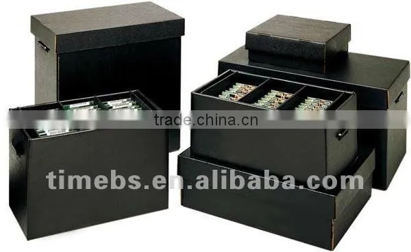 Collapsible lightweight storage containers