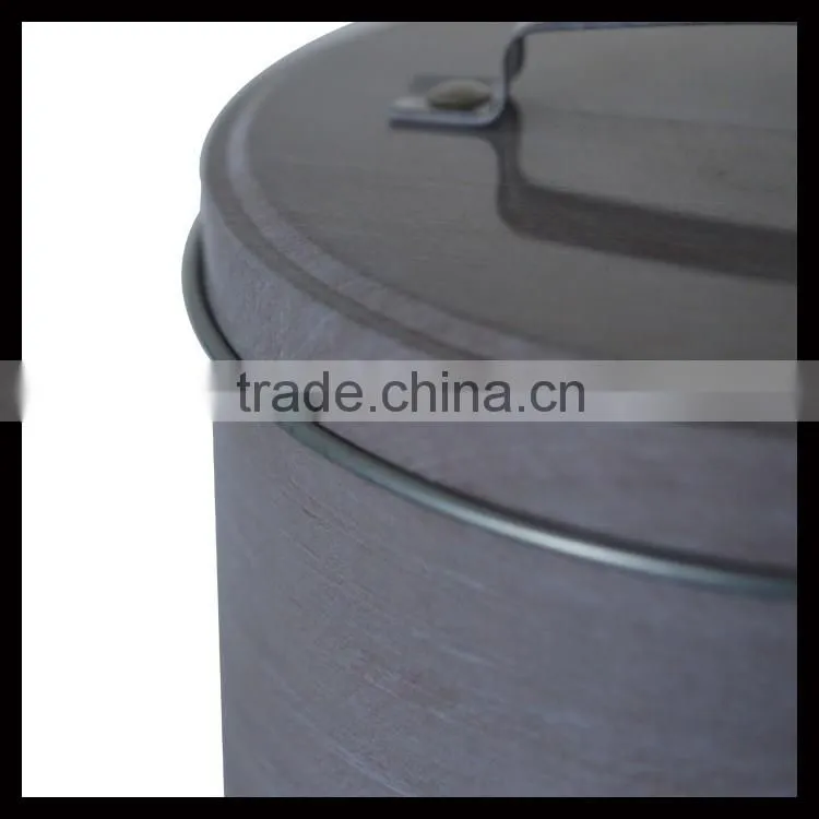 Fashion Design Round Biscuit Tin Box With Handle For Home/Office