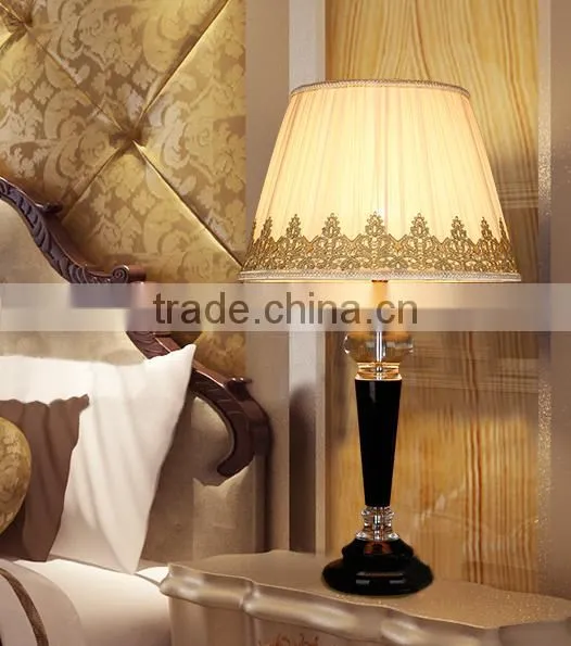Column design clear and black K9 crystal table lamp with lace lampshade