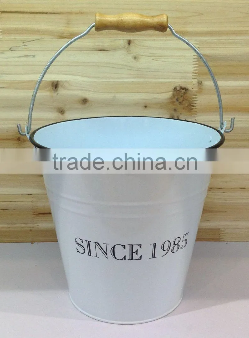 Laundry Bucket with Black Rim
